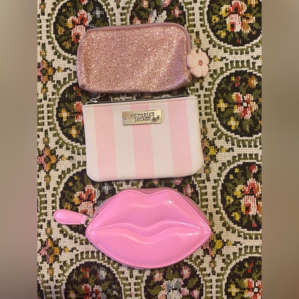 Bundle of wallets